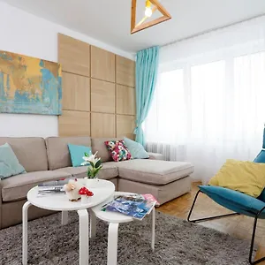 https://lovely-2-bedroom-apartment-near-old-town.bucharesthotelsnow.com