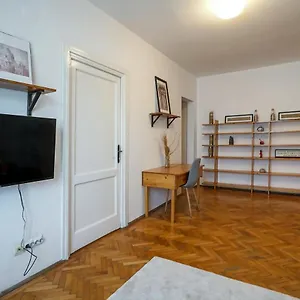 https://apartament-universitate-centrul-vechi.bucharesthotelsnow.com