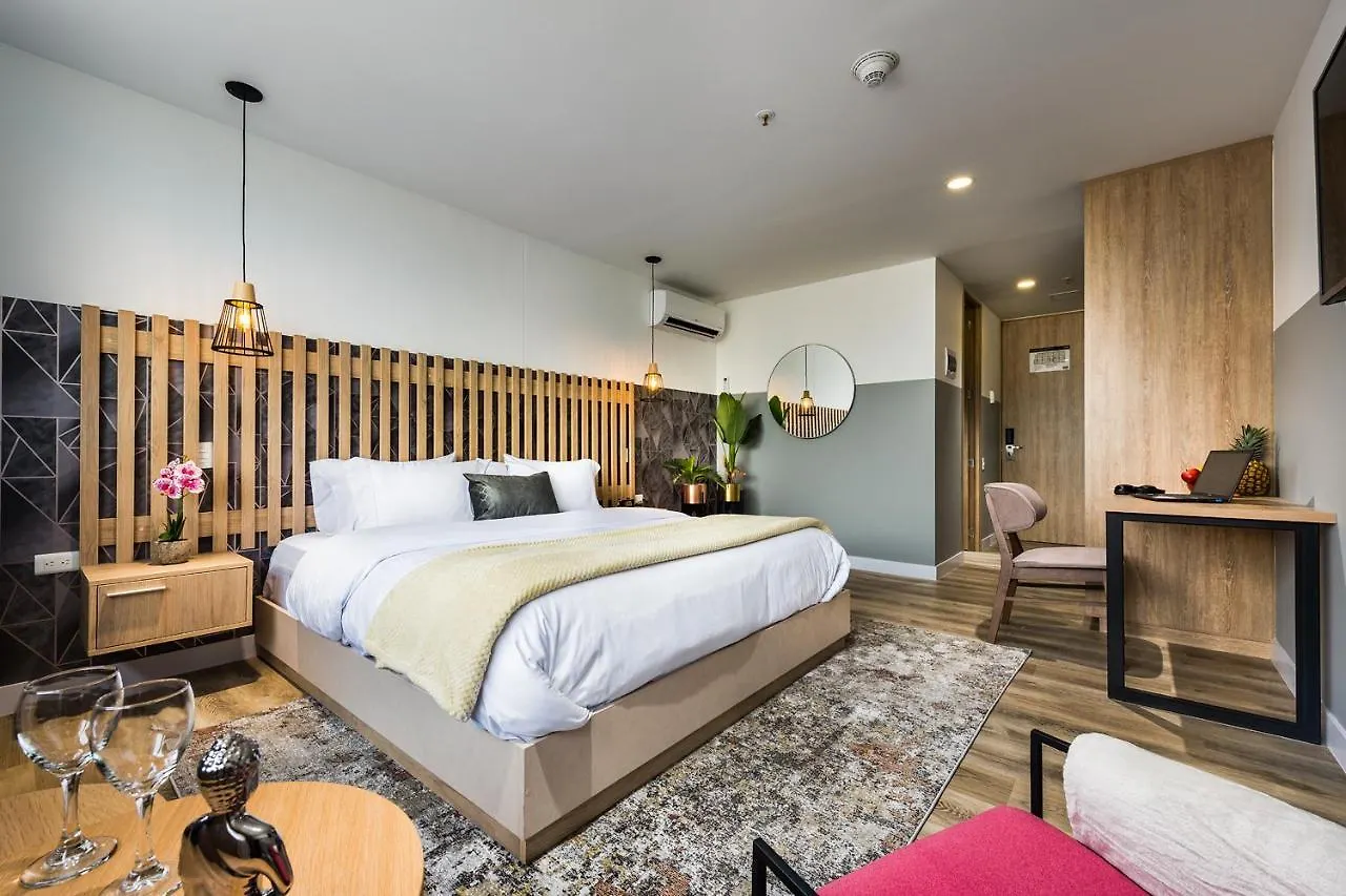 Go Living&Suites - El Poblado Medellín 0*,  Colombia
